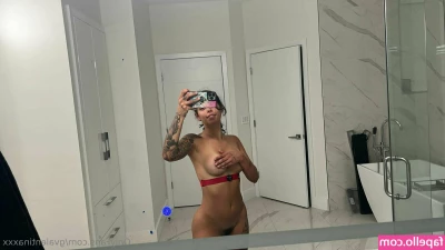 Gina Valentina [ gina-valentina ] - Just  YourXxxmasQueen at your service
