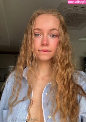 Baby Riley [ baby-riley-1 ] - Squeaky clean 🧼 come make me dirty again?