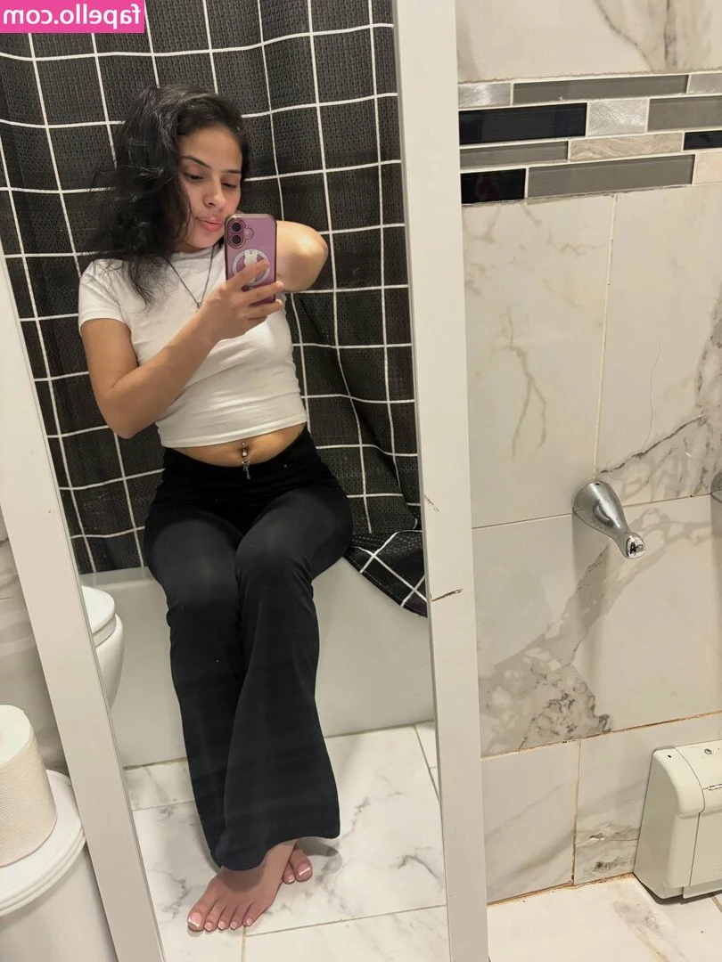 shexbeautiful - I’m such a whore that I thought I fucked this nerdy guy the other