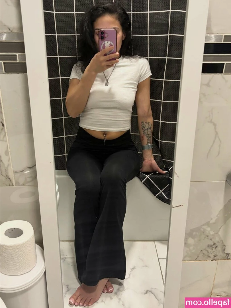 shexbeautiful - You come home to me wyd? 😜