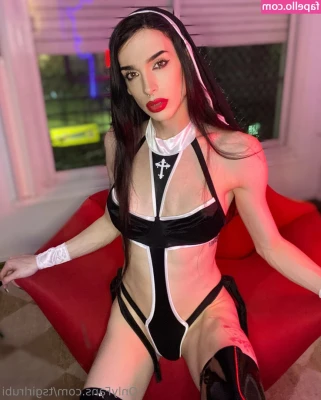 tsgirlrubi - caption this 😏
