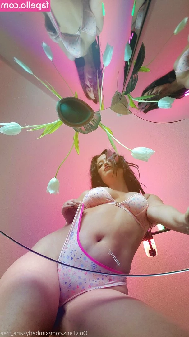 kimberlykane_free [ kimberlykane-free ] - The belt came undone but still an adorable picture uwu