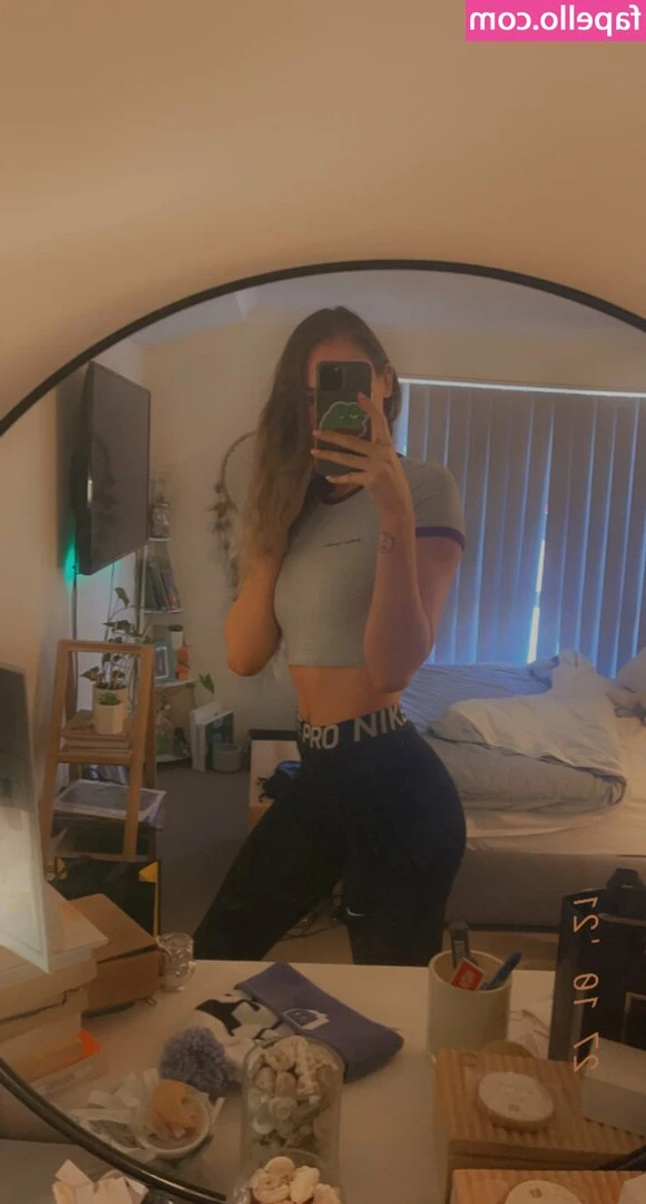 Kiki_twitch [ kiki-twitch ] - When ripping off your clothes is the best thing to do x