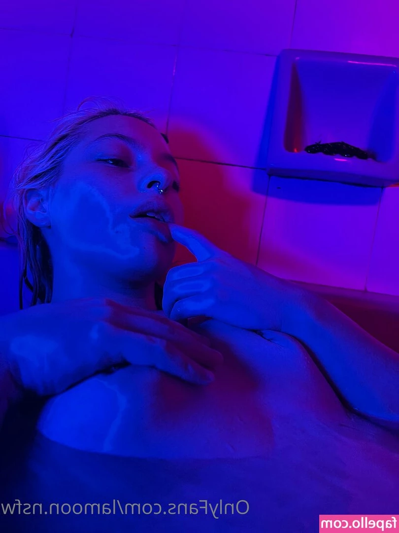 lamoon.nsfw [ lamoon-nsfw ] - Bailamos pegadito https onlyfans com dannaninoska