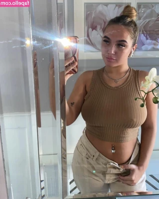Caoimheeee - Freshly shaved pussy💦