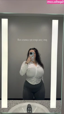 Mariahdled - Hey loves I really want to know if you'd join me if I went live and
