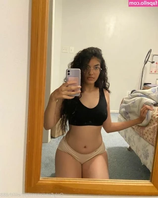 wantmyass888 - trying to fit all my fingers in my mouth 🙈