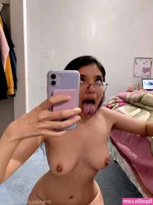 wantmyass888 - Tongue and titties. Such a good combo~