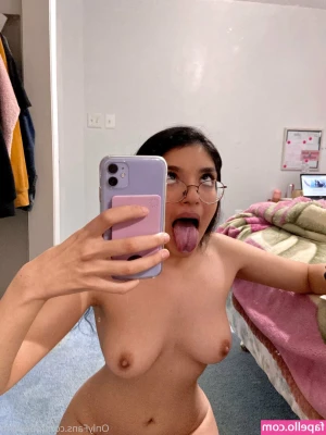 wantmyass888 - some cute pics + a vid discussing the gaining game plan this year,