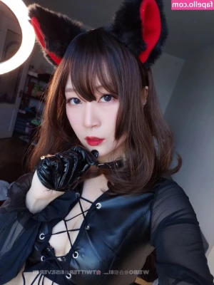 baiyin811 [ 81 ] - How everyone needs to wake up 💦 one way or another lol Having a