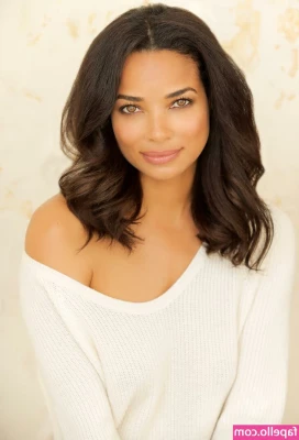 Rochelle Aytes [ rochelle-aytes ] - Juicy pussy 👅