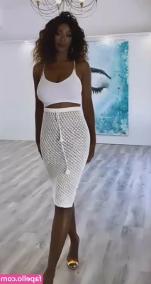 Ainett Stephens [ ainett-stephens ] - What do you like seeing more of baby
