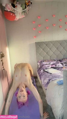 loonicorn [ loonicorn-1 ] - Jiggly booty in fishnets + anal training! I got a new set of glass