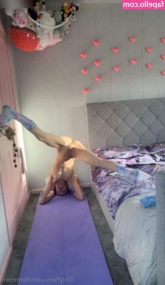loonicorn [ loonicorn-1 ] - First time with a plug and bf couldn t resist giving me a creampie