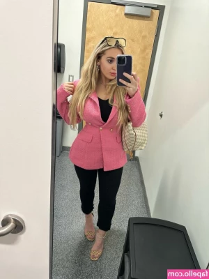 Victoria - Strictly business