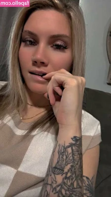 Chloe Kline Xo [ chloe-kline-xo ] - what are you staring at?😳 ✨✨✨ Remember to turn your renew ON