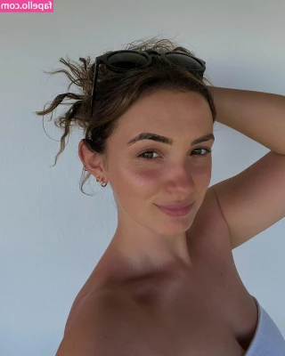Rosie Bentham [ rosie-bentham ] - I’ve been in the gym consistently for the past week & im super