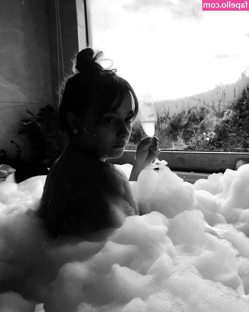 Nady Petit [ nady-petit ] - I wanted to add another new type of video!  Please let me know what