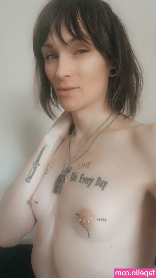Im Lilly [ im-lilly ] - Feliz ombligo de semana   55 2199 9514