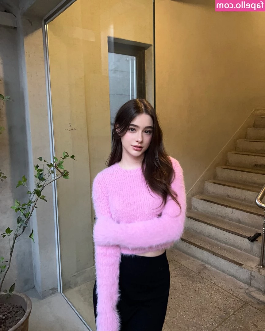 Dasha Taran [ dasha-taran-5 ] - Stop staring and start sucking