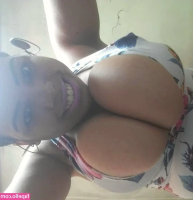 Morena Jambo [ morena-jambo ] - Super busty 😎