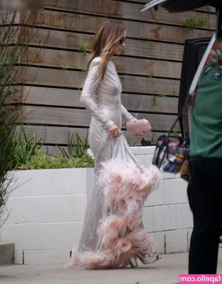 Olivia Wilde [ olivia-wilde ] - I need a hand