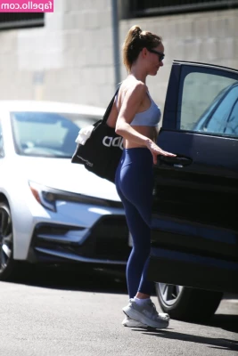 Olivia Wilde [ olivia-wilde ] - and of course feet