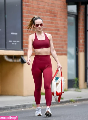 Olivia Wilde [ olivia-wilde ] - Happy hump day, check out my new boots and 🥾first time getting