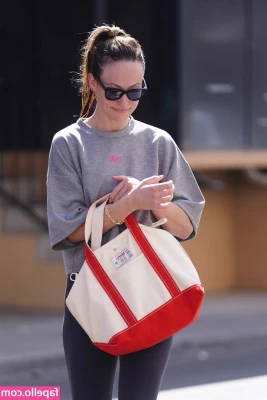 Olivia Wilde [ olivia-wilde ] - Let s chat I m here at all day part 1