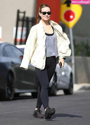 Olivia Wilde [ olivia-wilde ] - Quem aí arrisca dançar um forró eletrônico comigo