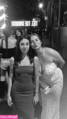 Letizia F [ letizia-f ] - @blazemama420 and I clapping