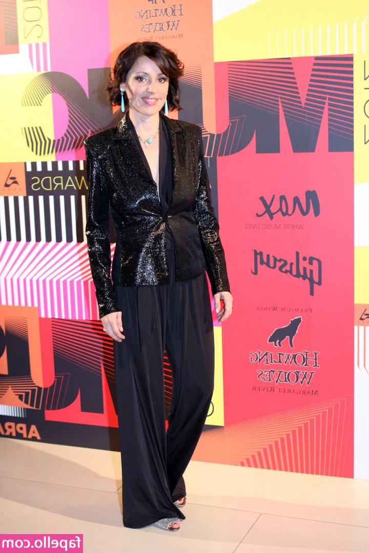 Tina Arena [ tina-arena ] - Before vs... After