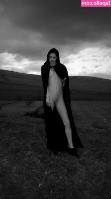 Kourtneym - Monochrome lover