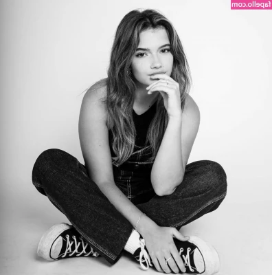 Lexi Jayde [ lexi-jayde ] - Hola amores mios  Estos días se pasan horrible   Que tal lo lleváis