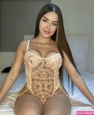 Nahomi Rojas [ nahomi-rojas ] - A few things   1- girl girl content at the end of the month when my
