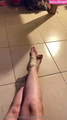 fleivinha - Si tu veux jouer avec ma chatte et mon cul  viens me jaser en privé 