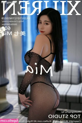 Meiqi Mia [ meiqi-mia ] - Twerking bottomless and begging you to cum on my face.