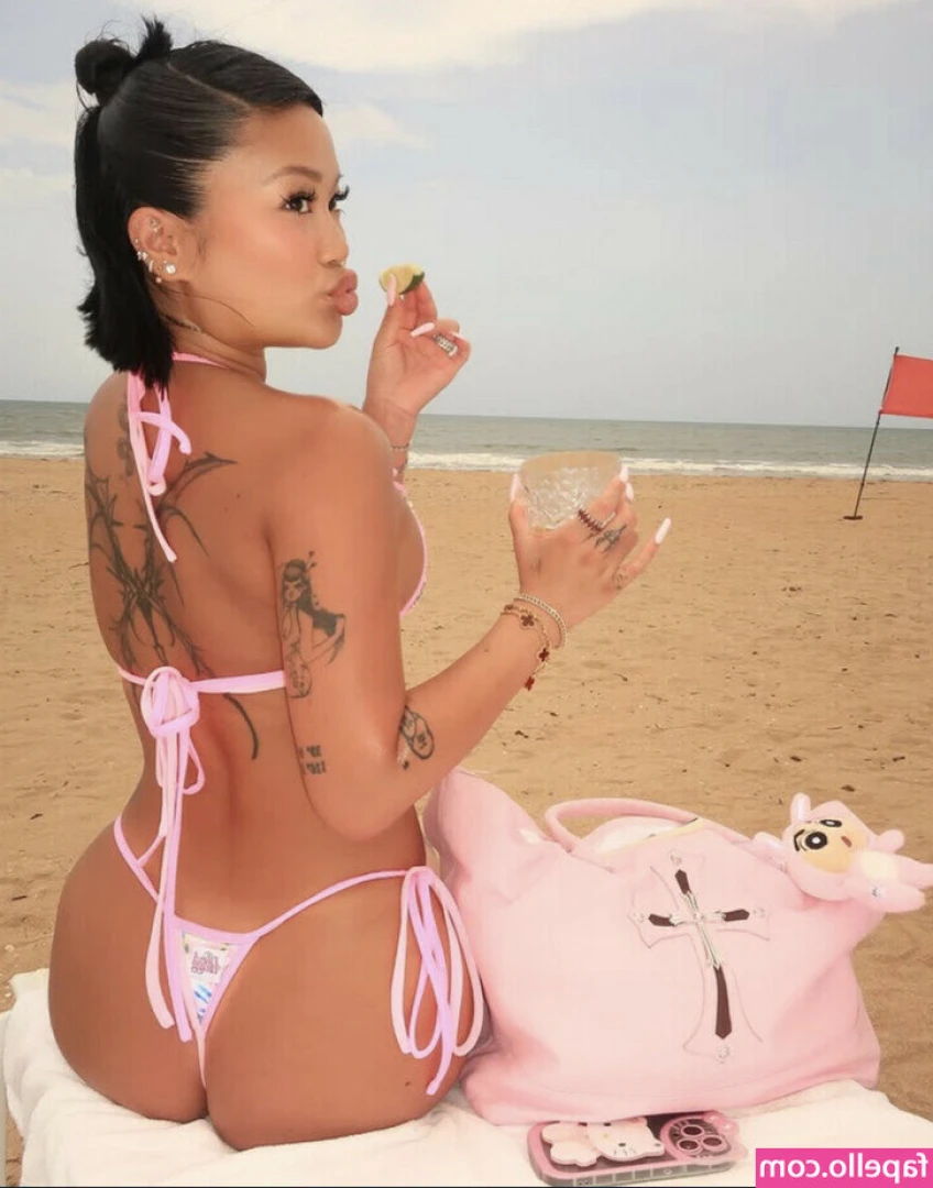 lauren.luo [ lauren-luo ] - Which position would you prefer to take me in baby? 😈