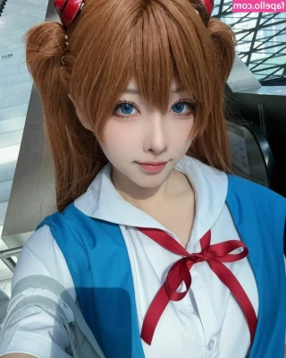 sakuracyan_ [ sakuracyan ] - Beating men with my tiny frame and immense strength is such a turn on