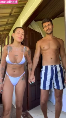 Gabi Prado [ gabi-prado ] - Daddy was in front of me so you know I had to care of him