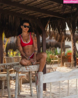 Gabi Prado [ gabi-prado ] - I hate tan lines but oh well