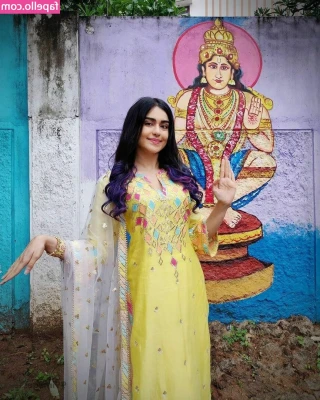 Adah Sharma [ adah-sharma ] - 🍌just look at this, I suck a man's dick🍌 🤩I do it very