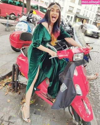 Adah Sharma [ adah-sharma ] - Good morning 💋 let’s have a sexy day😉