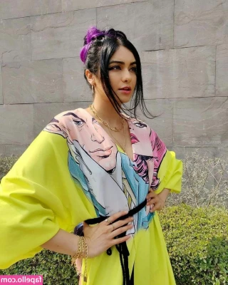 Adah Sharma [ adah-sharma ] - Photos from my trip to Vegas. Spoiler alert: it’s just me naked