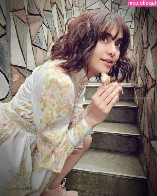 Adah Sharma [ adah-sharma ] - Any 𝓢𝓲𝓼𝓼𝔂 𝓢𝓵𝓾𝓽𝓼 online tonight?