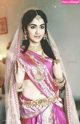 Adah Sharma [ adah-sharma ] - why is my reflection flirting with me???