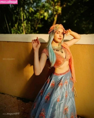 Adah Sharma [ adah-sharma ] - Hey babes. Make sure you have auto-renew on to get the free clip