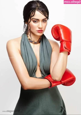 Adah Sharma [ adah-sharma ] - your regular dose of tits & hips, doctor’s orders ❤️