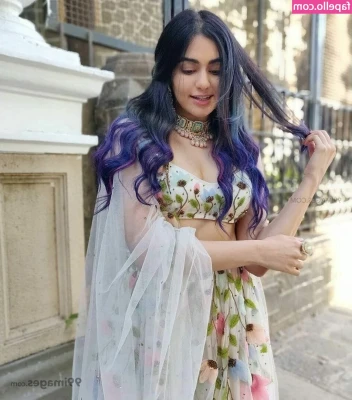 Adah Sharma [ adah-sharma ] - I hope you have a great start into the weekend! ❤️😘