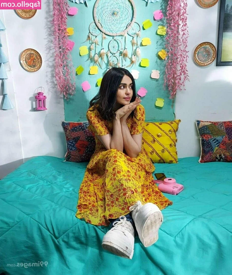 Adah Sharma [ adah-sharma ] - Driiiiiiping from my wet pussy 💦😍